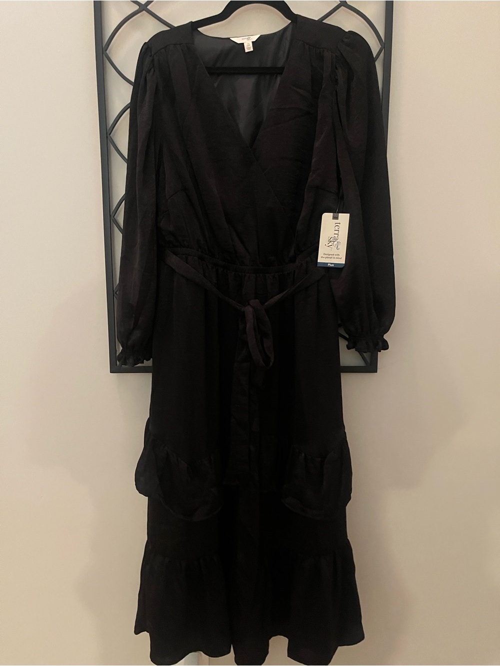 Terra & Sky Black Long Sleeve Wrap Midi Dress with Tie Waist